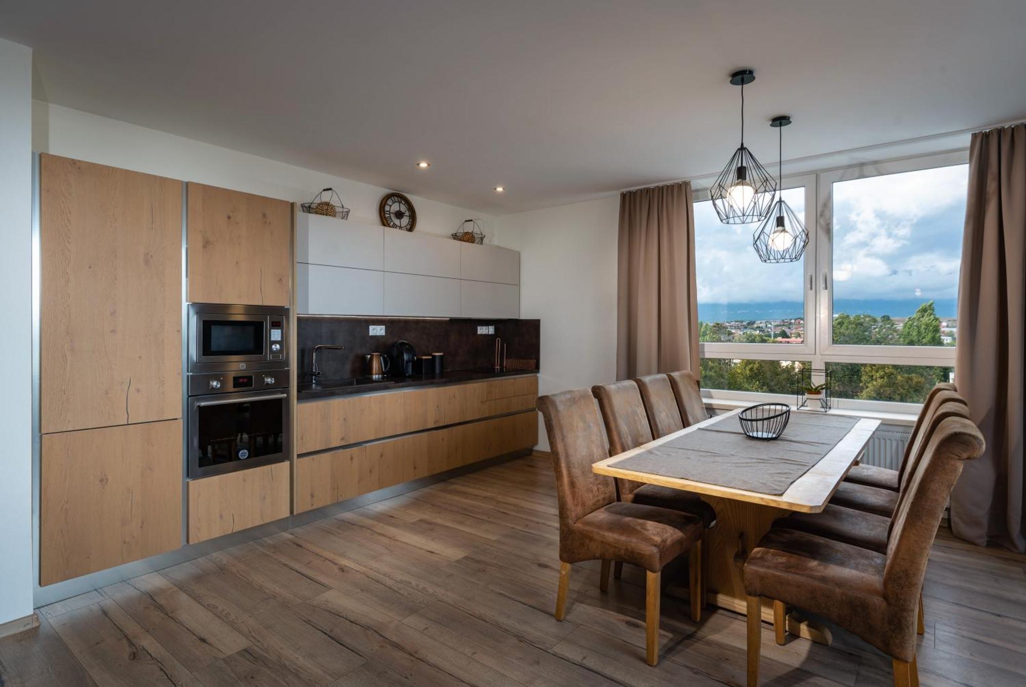A-Partman Sk - Main Square - Private Parking - Mountain View - Top Floor - 82 M2 Попрад Экстерьер фото